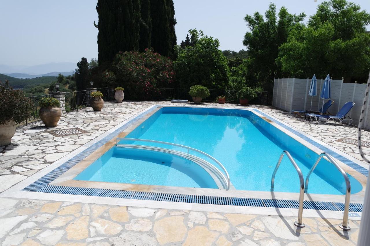 Villa Bacchus Kassiopi Corfu Bagian luar foto